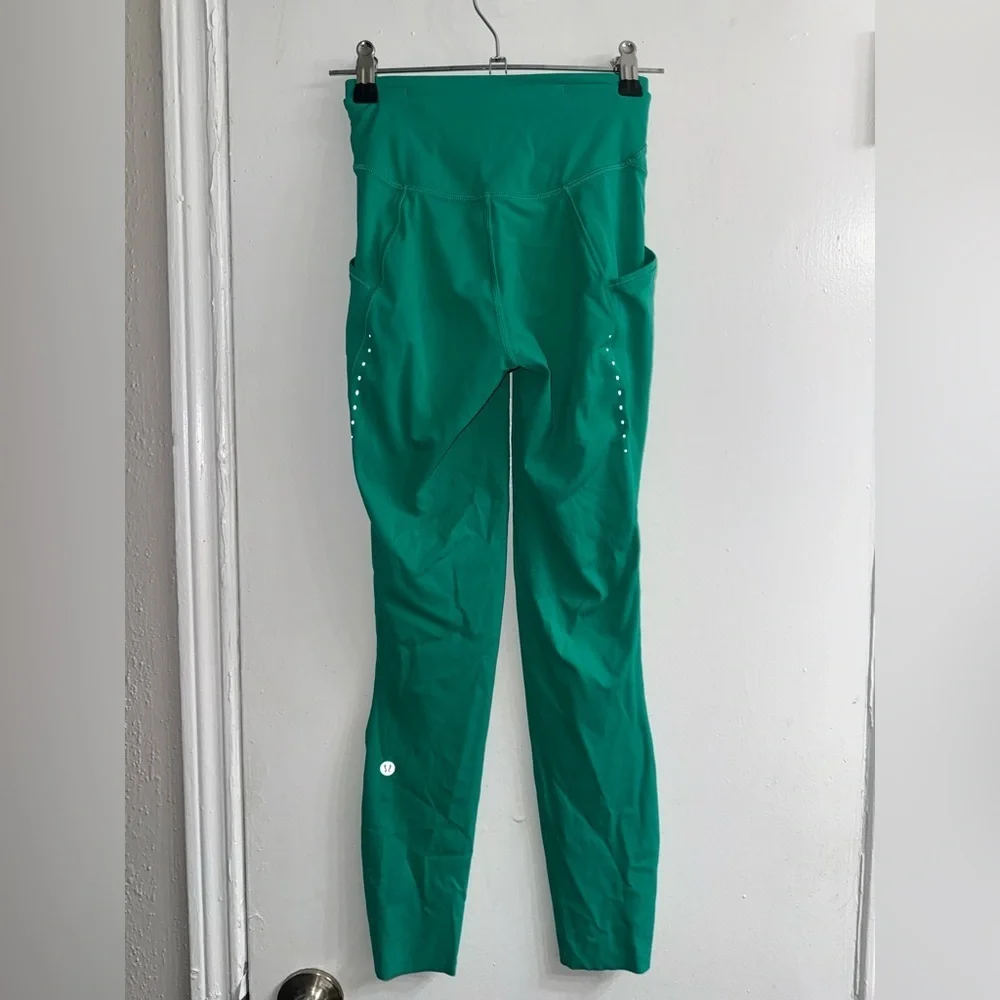 Lululemon Fast and Free 25” High-Rise leggings in Kelly Green size 2